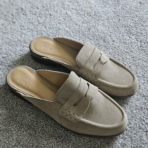 Crown Vintage Tan Mule